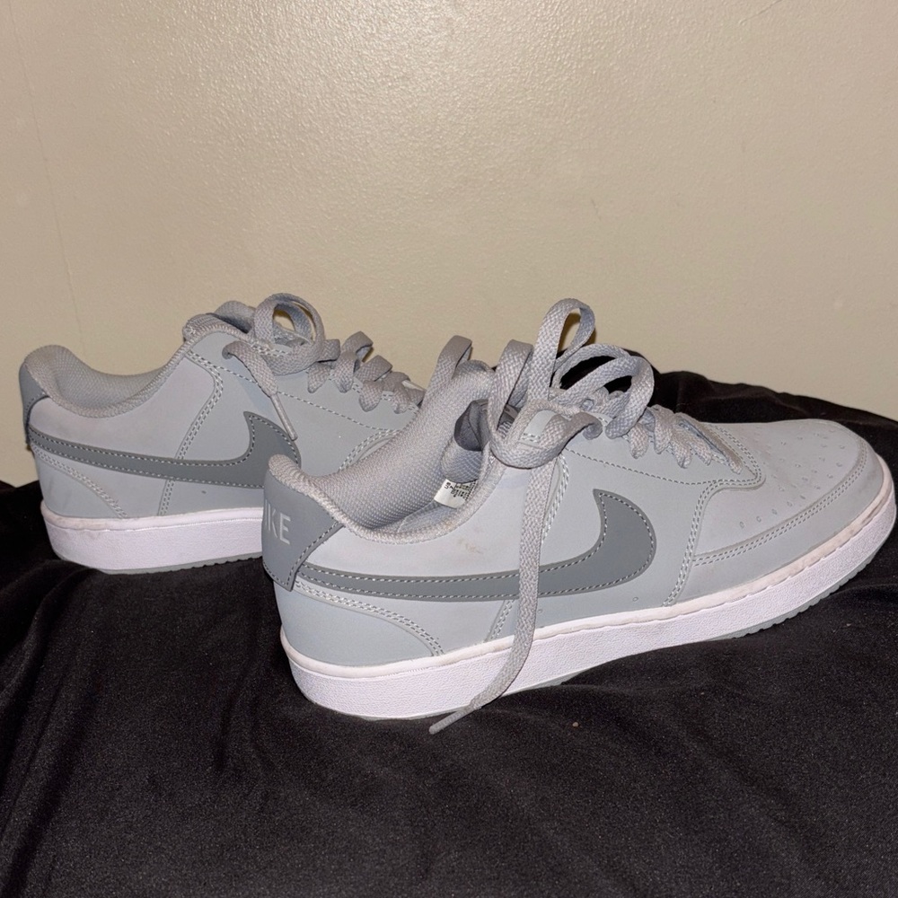 Nike Light Gray Athletic Shoes